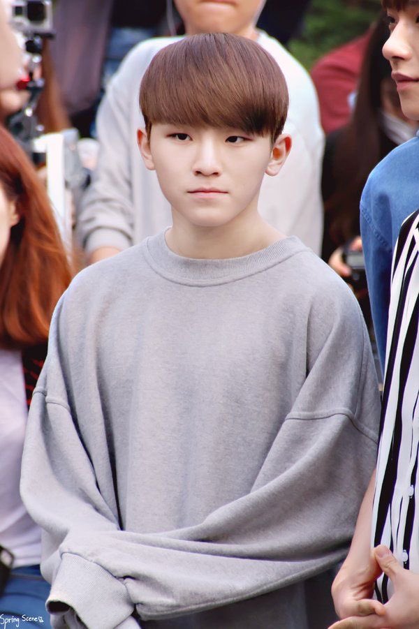 A thread of Jihoon with sweater paws because my mans 5’4 and needs some assistance because his sleeves are always too dang long   #seventeen  #Jihoon  #woozi