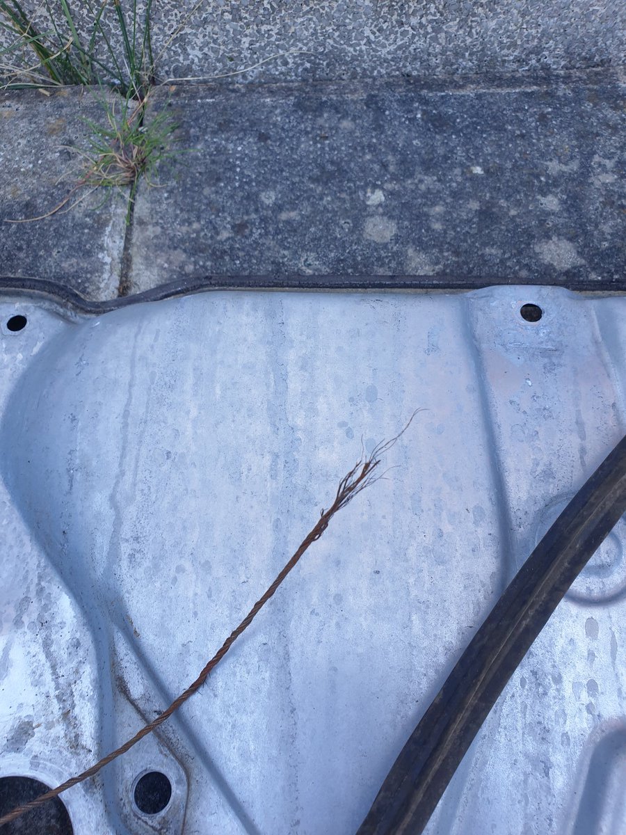 Electric window on a VW Passat. All sorted, another happy customer. #NorthWalesTweets