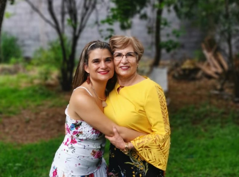 soreya_reyes's tweet photo. Feliz Día de las #Madres 
FELIZ DÍA #MAMÁ 
A todas las Madres que fueron, han sido y serán 
GRACIAS POR DAR VIDA
GRACIAS POR TU AMOR INCONDICIONAL
GRACIAS POR TU ENTREGA, TU PACIENCIA, TUS ENSEÑANZAS... GRACIAS POR TU LUZ ✨ Y TANTO AMOR ❤️ #felizdiadelamadre
#felicidadesmama https://t.co/T2b4RmP9v1