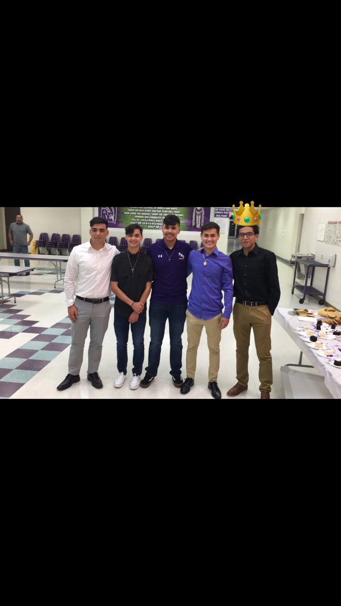 naguilar_409's tweet photo. Happy birthday to my bro Jonny. Live it up bro,keep doing you💯. Ladies hit him up, he single and can treat you like a queen. https://t.co/taOOues1QH