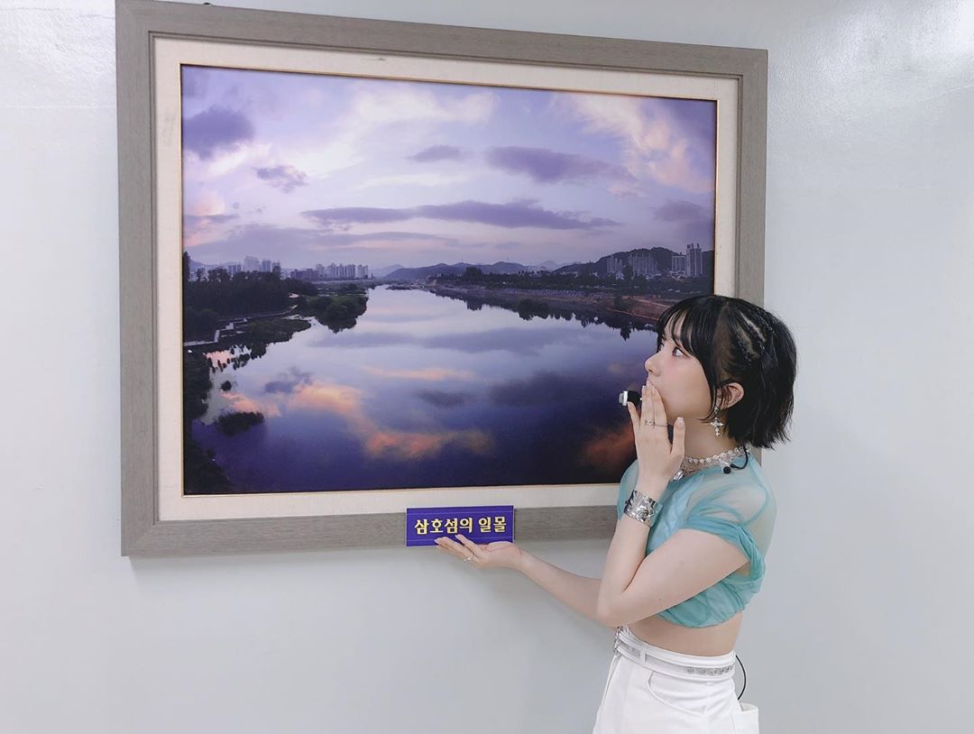 ig posts (14) eunha with the landscape