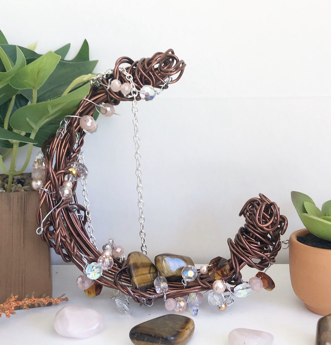 DesignsTiffany's tweet photo. I love this piece! Can’t believe it hasnt sold yet !🖤🖤 https://t.co/KHl47y9oTC #sale #homedecor #mokn #moondecor #boho #bohemian #moonmagic #shopsmall #witchthings #witchydecor #crystaldisplay https://t.co/0a9QaTcXFr