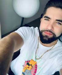 Salut je me nomme kendji girac je vis en France précisément a Monaco ❤💝