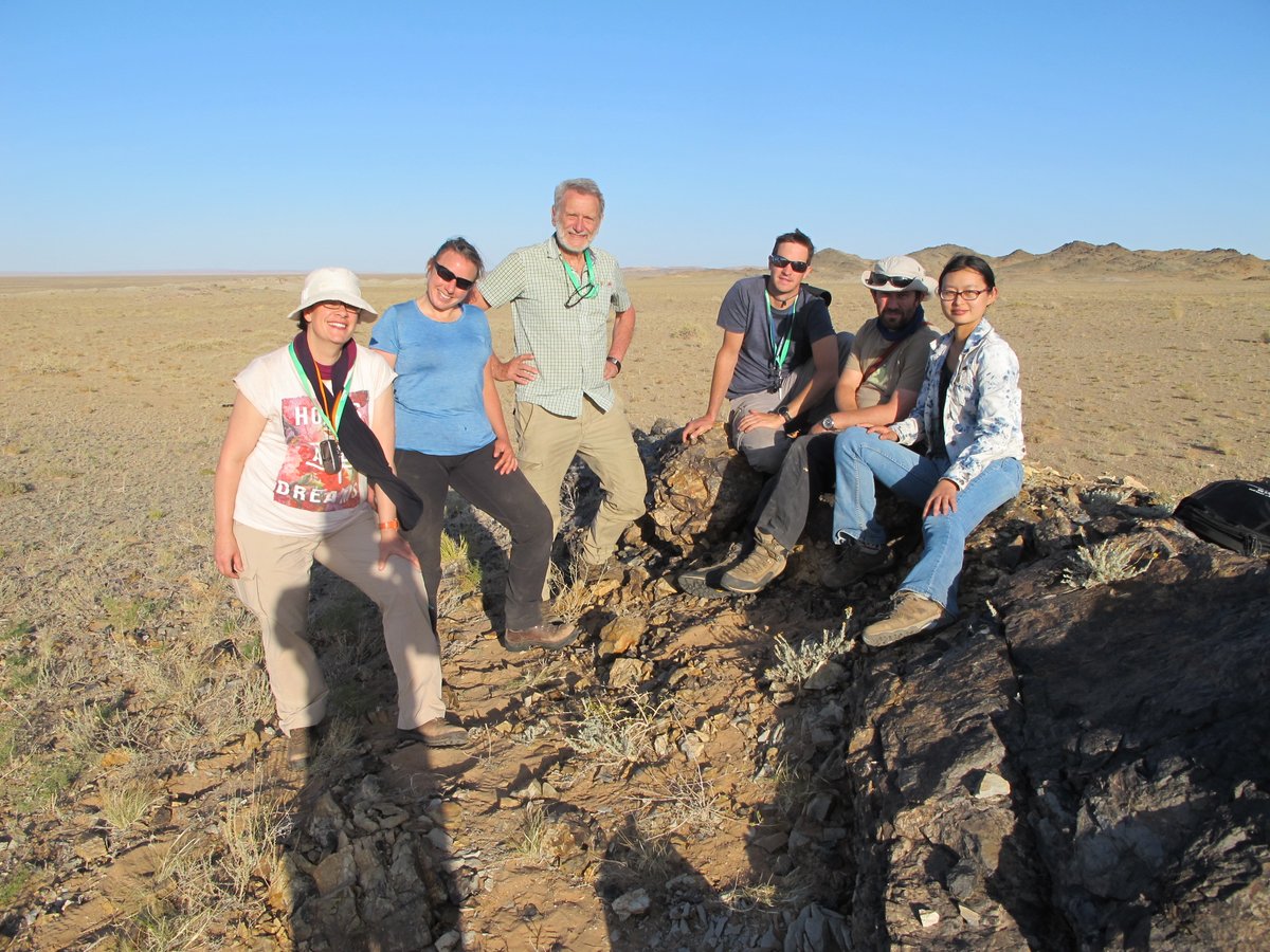 kmgoodenough's tweet photo. It's Day 7 of #PhotosOfMyLife as a #FemaleGeologist. Photos from field trips over the last 5 years on @SosRare and @HiTech_AlkCarb with loads of fantastic #WomenInSTEM including @FrancesWallCSM @tephrashard @Geo_Eimear @EvaMarquis1 @DrHollyElliott @KateMooreCSM @remmerose https://t.co/1dF6Qad6Ln