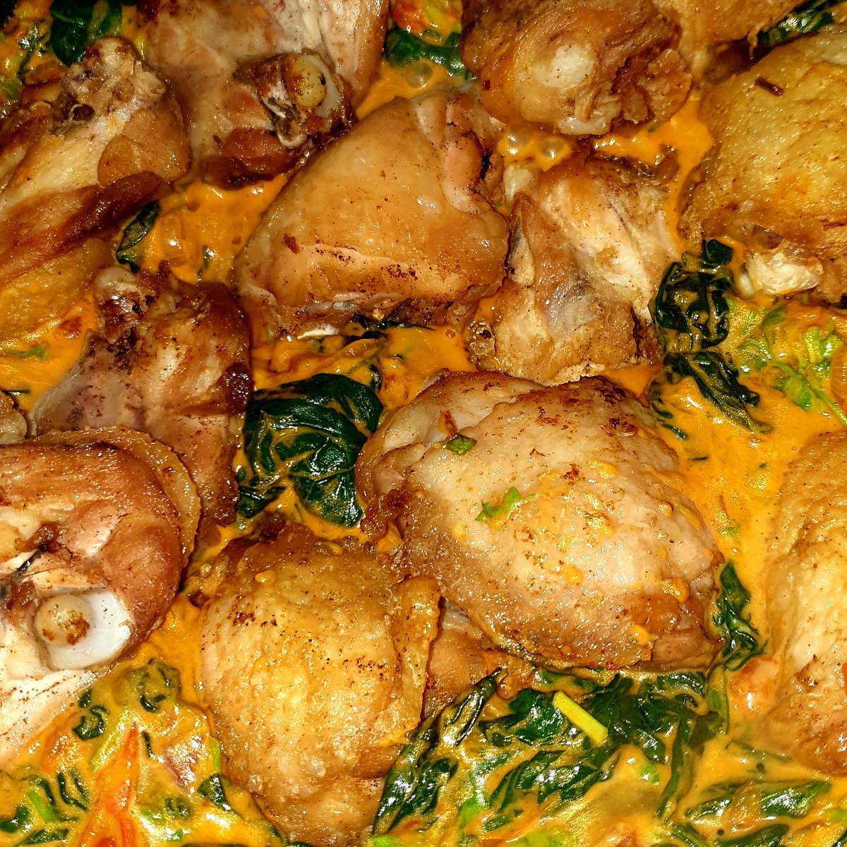 smusyoka's tweet photo. Last throwdown of the day. Hii kupika pia ni kazi. Mad respect to mama Syoks. How she did this sijui. Creamy Tuscan Chicken. (Sorry @carolinespencer and @nadyaissa you'll miss this!) #DadaCanFlipTheScript #dadacan https://t.co/AdF83hBzgq