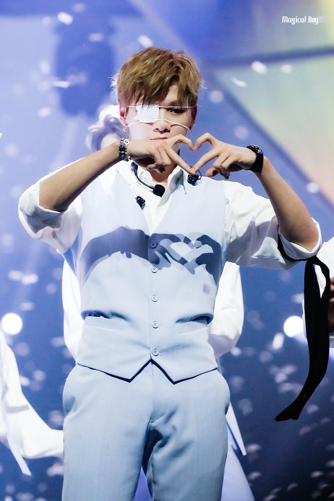 kingjubb0329's tweet photo. #강다니엘 
잡은 손 놓치않고 언제나 함께할게 
해줄수있는 응원이 있어 
얼마나 행복한지
언제나 난 네편 
강다니엘팬할거야

1년전 오늘 2019년5월10일
강다니엘 최악 소속사 노예사슬에서
해방된날 
전부인용받은 날
기념하여 다잡아보는 맘

#OurDearDaniel #ForeverDanielFans @konnect_danielk https://t.co/OJiuSK9MHZ