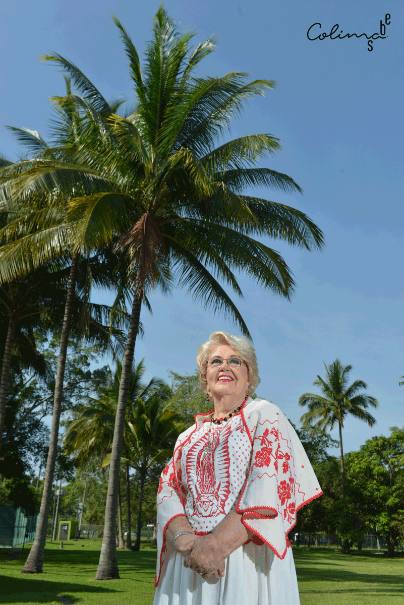 ¡Feliz día a todas las madres colimenses y mexicanas! Abrazos a todas y cada una de ellas por hacernos lo que somos. En la fotografía: Lola Márquez,.

Escríbenos, tenemos libros en venta.