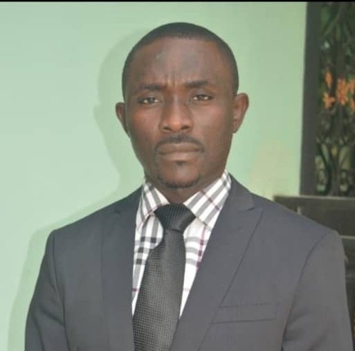 CRTV_web's tweet photo. Le nouveau maire de #Mamfé Ashu Prinsley Ojong (35 ans) a été abattu ce matin dans son village Eshobi par des séparatistes. Il avait reçu un appel  faisant état de séparatistes qui ont décidé de déposer les armes dans son village. Ce n'était qu'un guet apens. https://t.co/o5cGxIt8jz