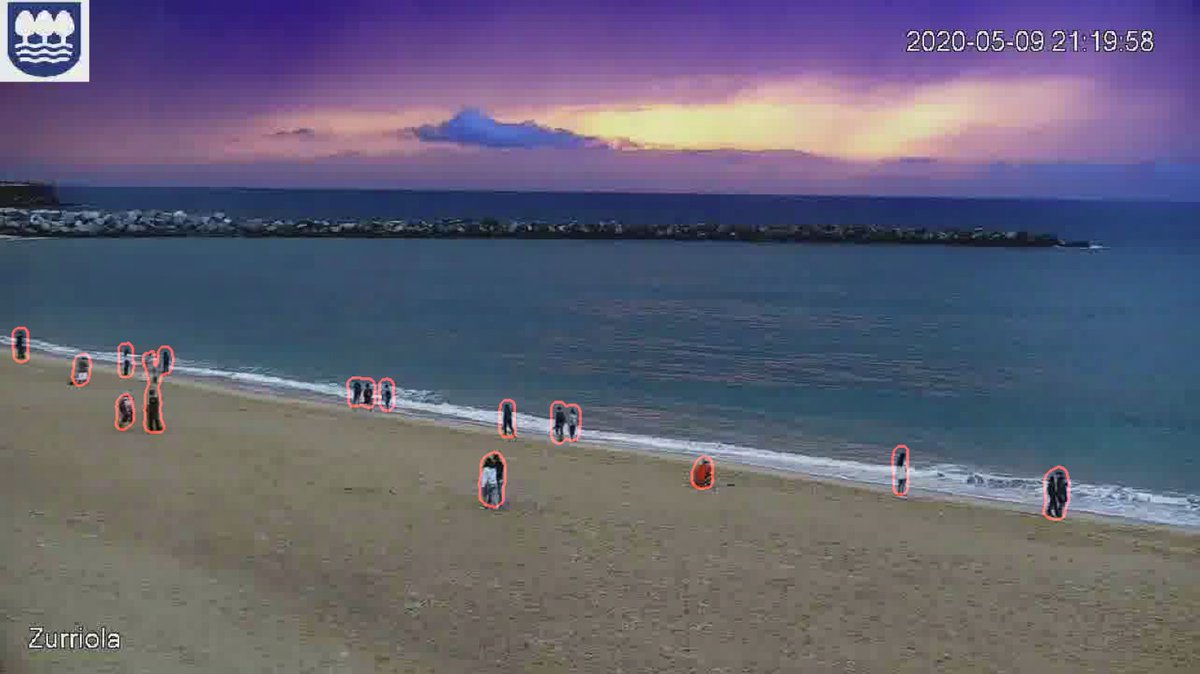 No hay olas, pero menudos atardeceres!! Ahora también contamos transeuntes.
surfercounter.com
#sunset #nofilter #surf #Zurriola