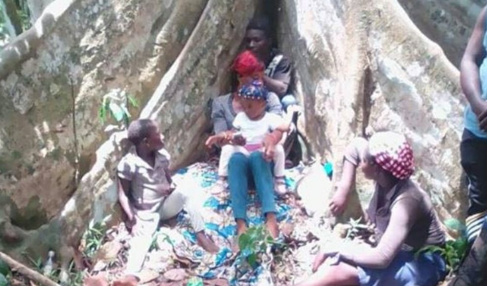 AtemOben's tweet photo. #HappyMothersDay Today l pay tribute to all #MOTHERS esp. those who are sacrificing to keep #Children safe in bushes in #Conflict affected #SCameroons & #refugeecamps in #Nigeria. Your tears, your pain, & your love to keep children safe will ever be remembered. @AU_WGDD @UNOCHA https://t.co/BYFtP76Rfr