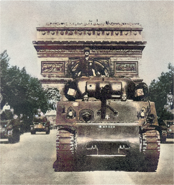 16/ Après avoir libéré Alençon le 12 août, il demande à quitter la Normandie pour participer à la libération de Paris. Le général de Gaulle fait plusieurs demandes aux Alliés. Le 22 août, le général américain Omar Bradley donne son accord. La 2e DB peut foncer sur la capitale.