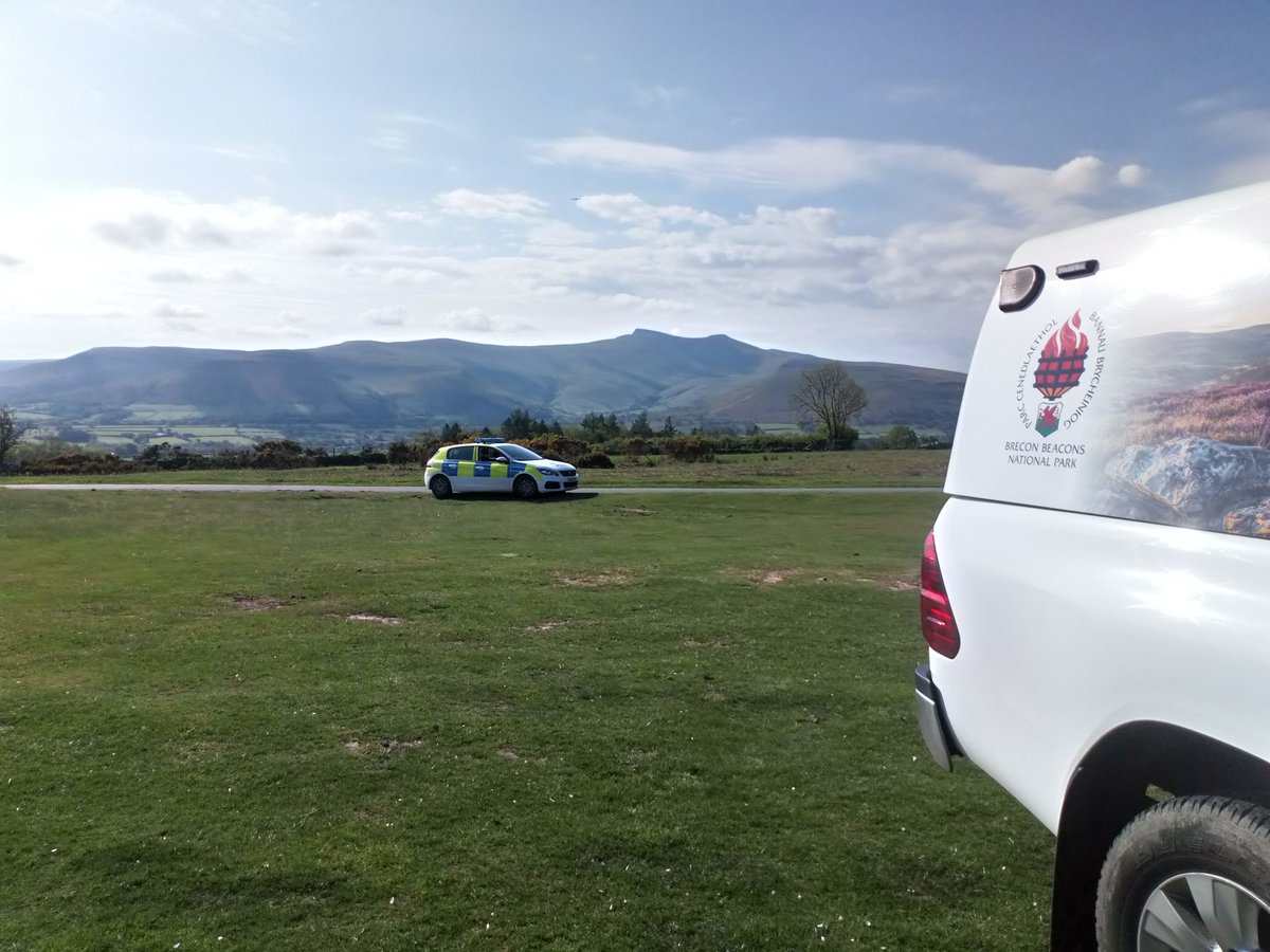 jon_pimm's tweet photo. Partnership working today with #DPP_NPTBrecon and #BMLUP Ranger. All very quiet around the National Park.

Remember that the Brecon Beacons National Park remains closed at this time.

The message has not changed in Wales. 

Stay home, protect the NHS, save lives. https://t.co/3wpJhSiajJ