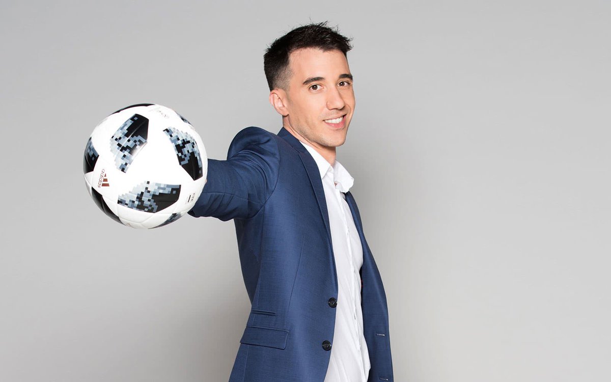 horsjeufootball's tweet photo. 🔥😁 LIVE DE 18H 😁🔥
Chroniqueur pour @telefoot_TF1 et présentateur de la Quotidienne.
@ThomasMekhiche sera avec nous dans le live pour 1h de kiff les amis ❤
Lien➡️https://t.co/qTxvRBYm1k
#OnSeDiTout #live #HorsJeu #Telefoot @trotti_official @capas_clean https://t.co/wgXbjmsuB2