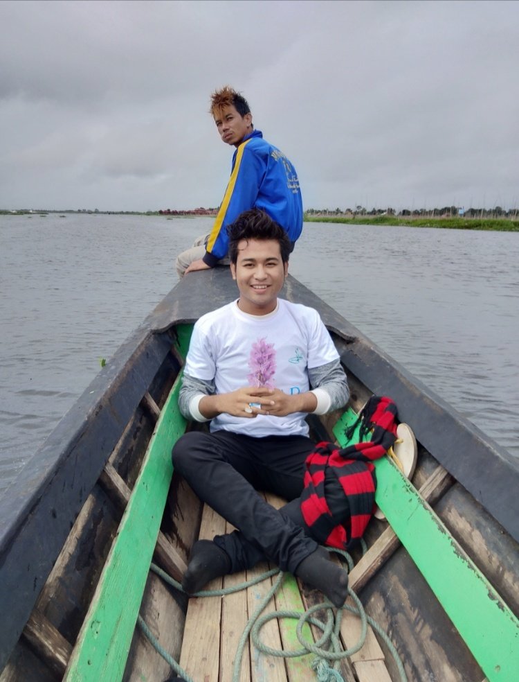 SimpleFree2's tweet photo. အားလုံးနေကောင်းကြရဲ့လား🖤🖤 https://t.co/vN45hIkvvz