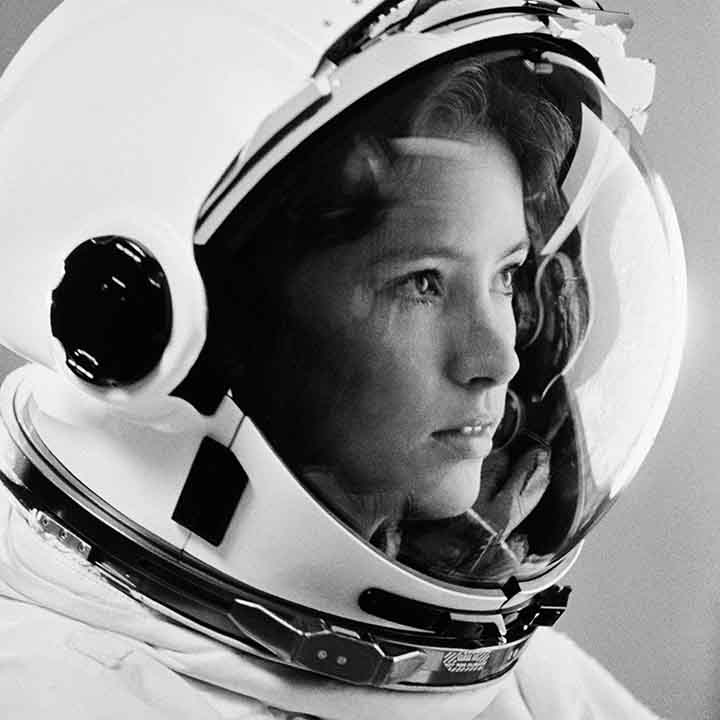 latestinspace's tweet photo. Happy #MothersDay to all the moms across planet Earth!

📷(Anna Fisher, first mom in space) https://t.co/HbzLDmMJR3