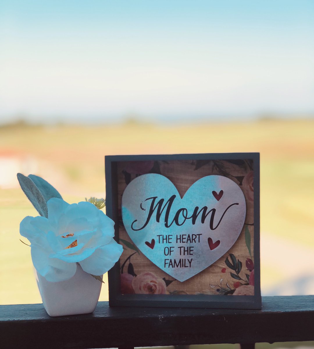 Happy Mother’s Day to all the mamas out there! We hope today is filled with  lots of love, appreciation, and family time for all of you! 🌷 

#golfclubsatthetribute #oagc #mothersday #thankyoumom #links #tribute #dfwgolf