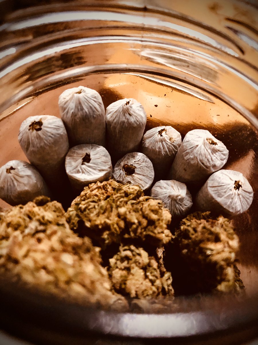 Botshelo_BLP's tweet photo. Jar for Jah โ๐ฝ
One love ๐คโค๏ธ๐๐๐ค https://t.co/oA1Q4e1lpY