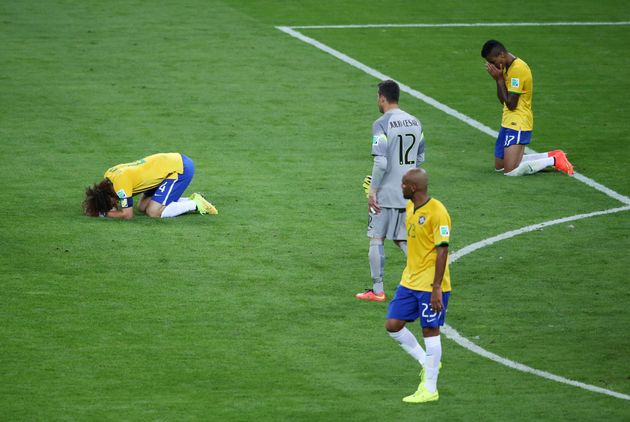 Gros thread sur la Coupe du monde 2014 Un Mondial merveilleux, inoubliable pour un tas de raisons : du jeu, du spectacle, des fins de matchs renversantes, un tremblement de terre et beaucoup de passion.Archives, vidéos d'époque, bonus et humour.On part au Brésil, SAMBA 