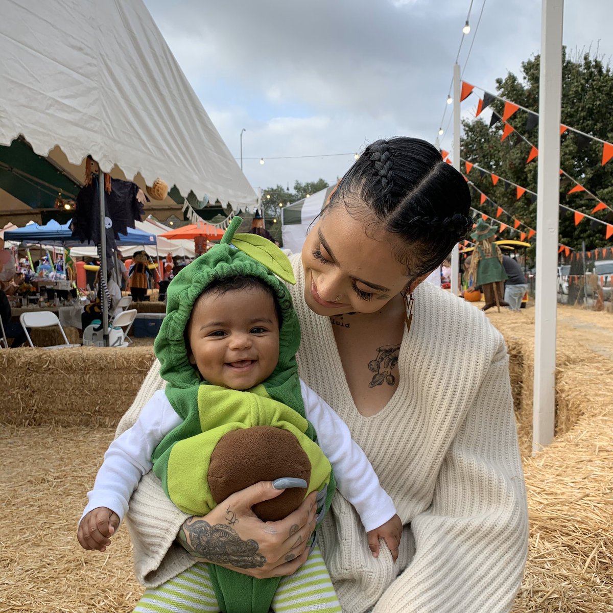 kehlani_stats's tweet photo. Happy Mother’s Day to @Kehlani! 🧡 https://t.co/m3j3RSS3yZ