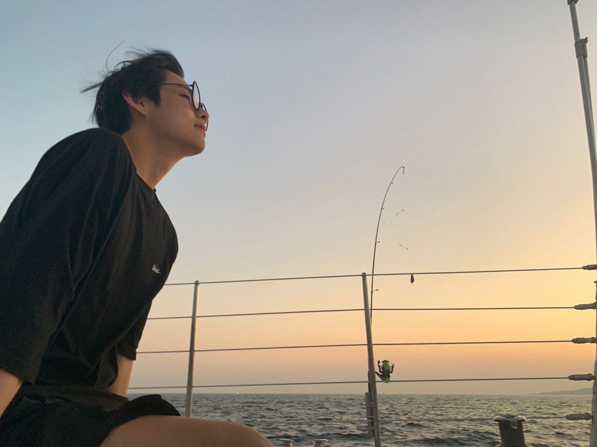 kim taehyung being prettier than the view; a thread