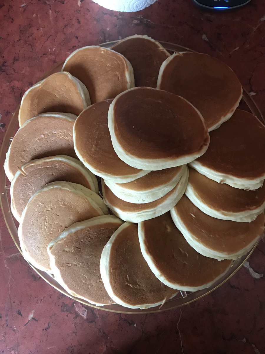 LoisFarquharson's tweet photo. Fresh Pancakes! Just about to have with a coffee 😉 #bakingwithmum https://t.co/0HlajdM0Lx