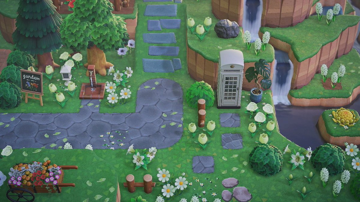 lovesoupstudio's tweet photo. My island is starting to look like one huge overgrown garden but I'm kinda okay with it 😂 #acnh #animalcrossing #どうぶつの森 https://t.co/3HIQ9pIQa8