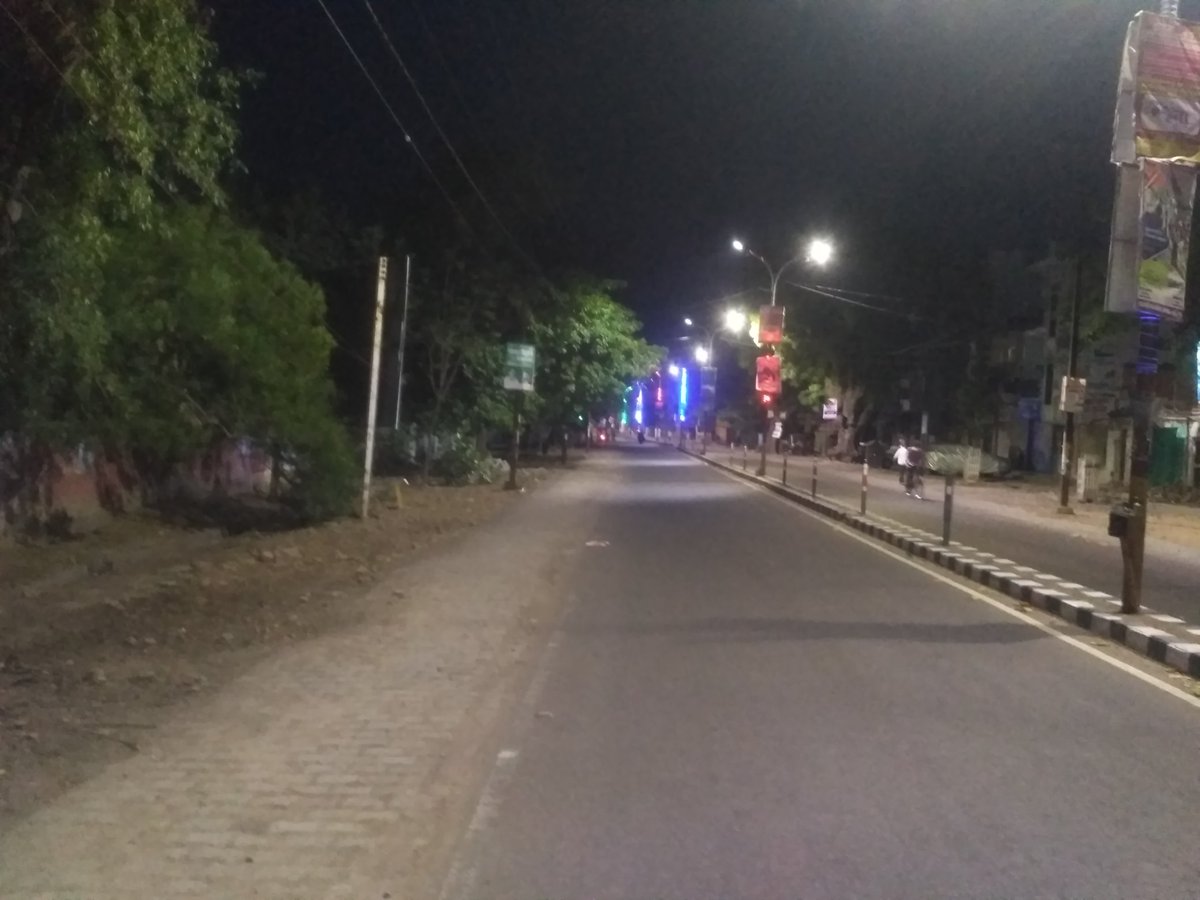 Mahendr98804031's tweet image. जलती लाइट दिखेगी दूर से।
दुर्घटना ना होगी भूल से।।

ललितपुर(उत्तरप्रदेश)

#EESLSTREETLIGHT#
@ankursharma63 ,@SinhaSonadhari ,@ErShashank2020