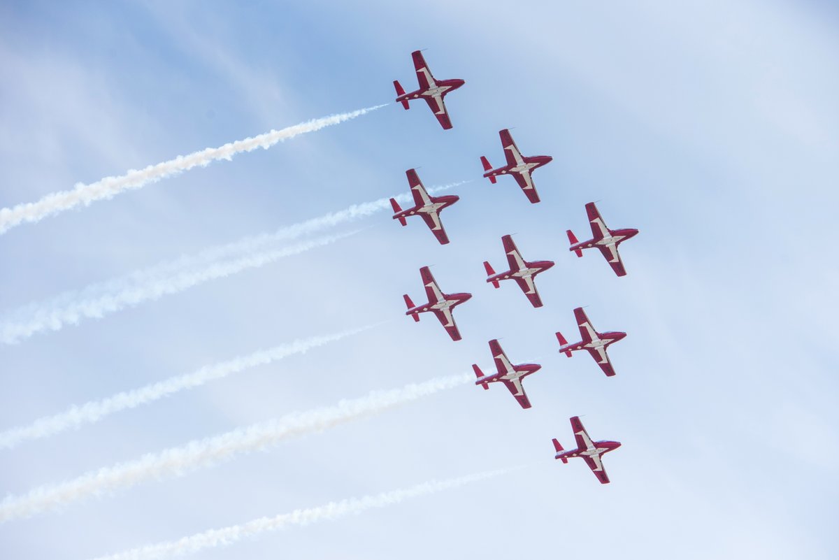 WATCH LIVE: Canadian Snowbirds fly over Toronto as they travel back from Trenton, Ont. ctv.news/CLDsCwl