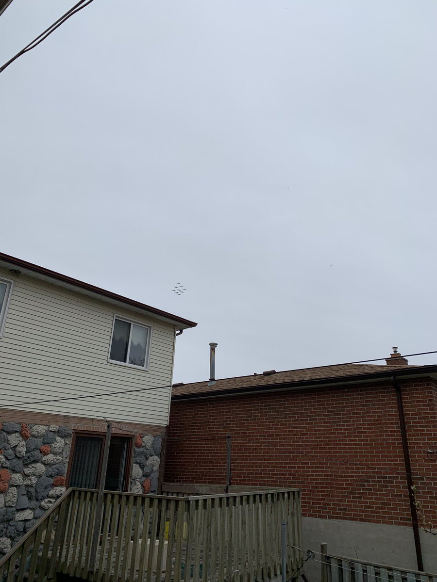 TorontoSweetie's tweet photo. Thanks for the flyover in south west Scarbourgh! Safe travels!
#OpInspiration #CFSnowbirds https://t.co/eZT1homtrk
