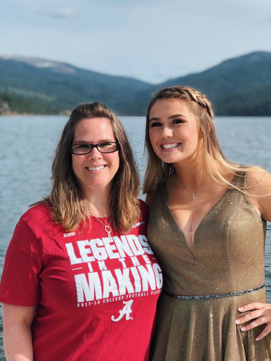 AlabamaSoccer's tweet photo. To our moms, 

Thank you for shaping us into the individuals and athletes that we are. 

#HappyMothersDay! ❤️⚽️🥰

#FindAWay | #RollTide https://t.co/7NAjpsih24