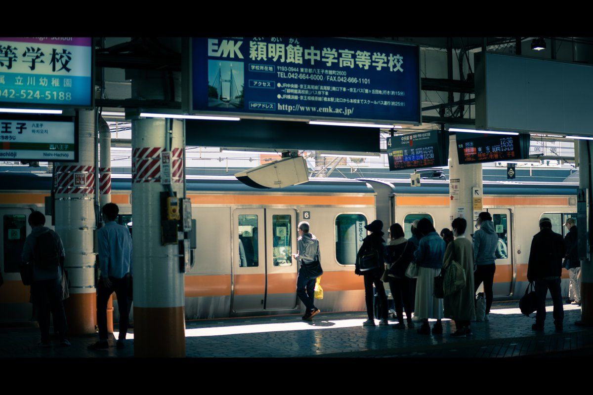 映画でよく使われる色調の調整技法 ティール オレンジを用いると写真がめちゃエモい仕上がりに 実例いろいろ集めてみました Togetter 映画でよく使われる色調の調整技法 ティール オレンジを用いると写真がめちゃエモい仕上がりに 実例いろいろ集めてみました Togetter
