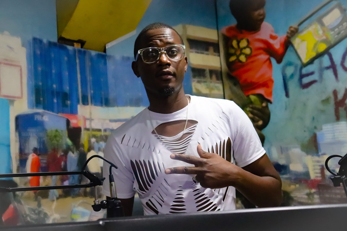 GhettoRadio895's tweet photo. Show ni #ReggaeKuruka ukiwa na @DjDaboTrabo ukipenda #ShidaMaraMbekse na leo ni sherehe kuruka 5pm-9pm celebrating all mothers.

#HappyMothersDay tuzidi kua safe. https://t.co/iYIXotxxdu