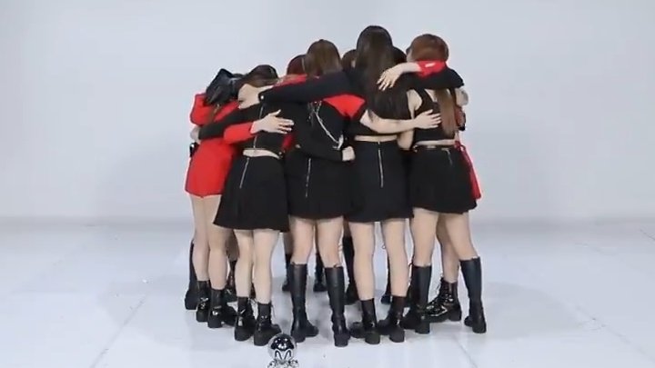 loona being soft and caring with each other: a much needed ot12 thread