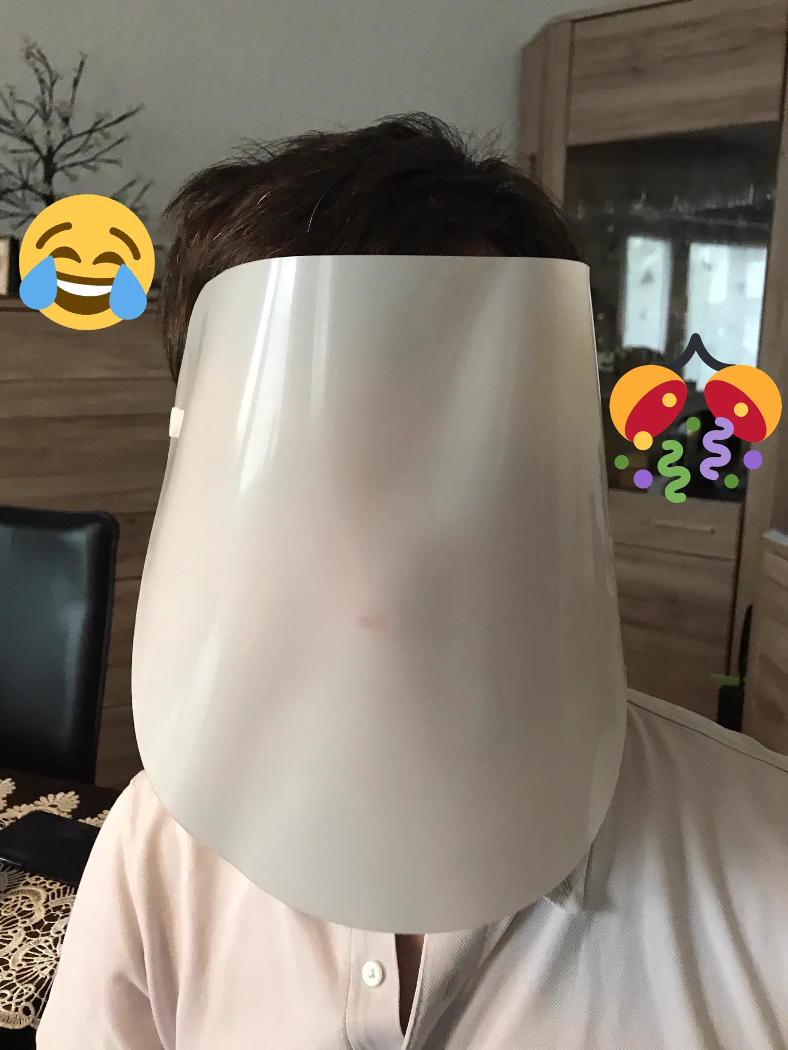 50ユーロで購入！中国から送られてきたフェイスガードが透明度ゼロで前が見えないwww