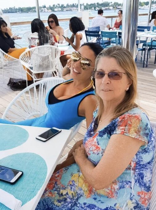 Happy Mother&rsquo;s Day to my best friend and angel on earth I love you so much mom! Te amo muiiiitooooo m&atilde;e<a href="/tag/babyshower"class="tags"><span>#babyshower</span></a>