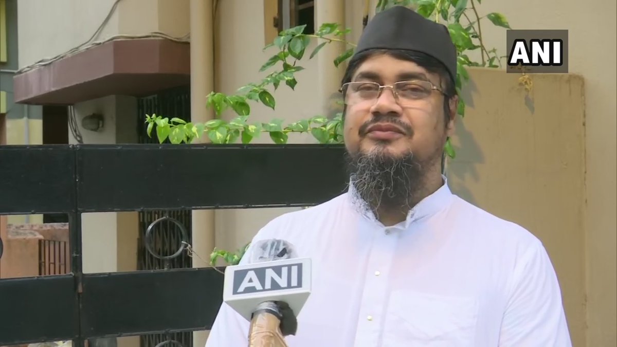 ANI's tweet photo. We wrote to West Bengal CM appealing her not to lift lockdown for Eid. If lockdown will be lifted due to Eid, hundreds of people will gather on street. This will increase #COVID19 cases. We can celebrate later, people should stay safe: Md Yahiya,Chairman,Bengal Imams’ Association https://t.co/mXZXZK4tbV