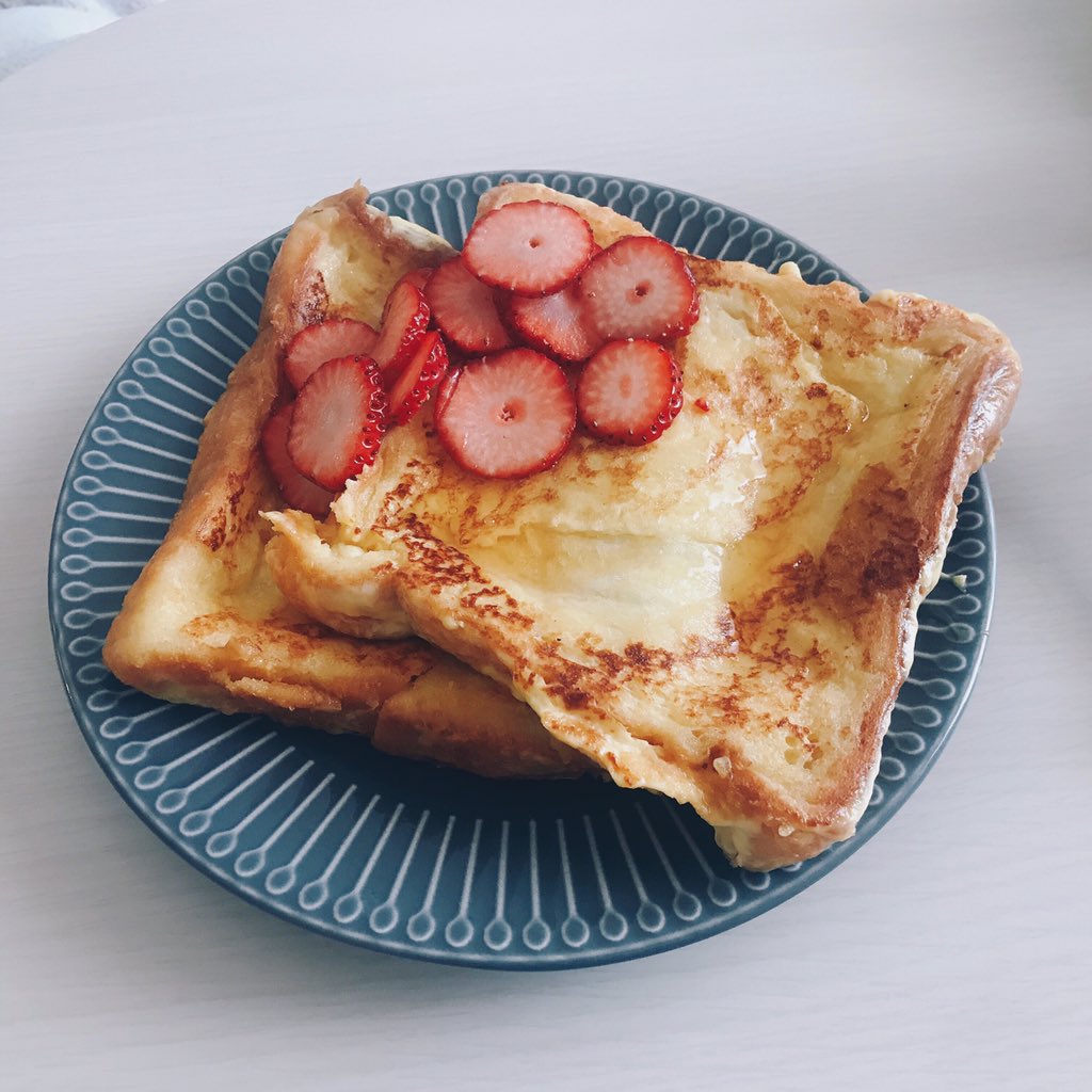 ukisixxx's tweet photo. あとは永遠にご飯作ってる。食いしん坊だから楽しい。本も読んでる。変わらずアイドルも見てる。NETFLIXも見てる。あとは大切な人たちに会えて適度に仕事ができるようになれば完璧なんだけどなあ。 https://t.co/RwHMKYOyjP