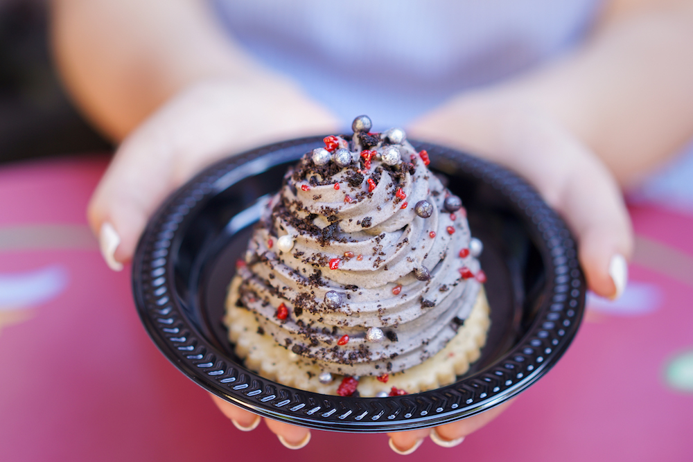 mainstreetmouse's tweet photo. #DisneyMagicMoments: Try this New Easy At-Home Grey Stuff Recipe, Itโs Delicious! - https://t.co/hDiJXpI7iZ #Disney #DIsneyParksBlog #DisneyRecipes #News #TheGreyStuff https://t.co/tDC1ZLkkpy