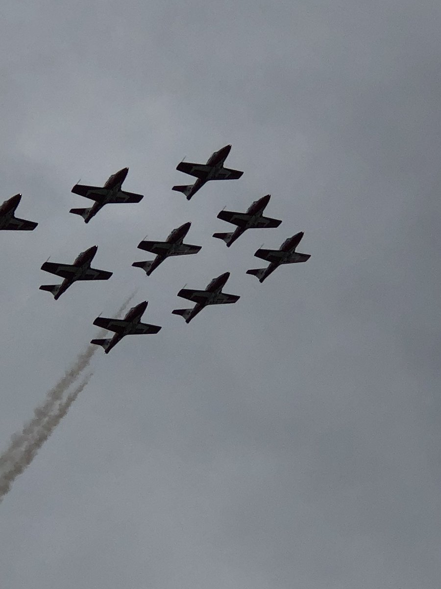 Amazing flyby #CFSnowbirds