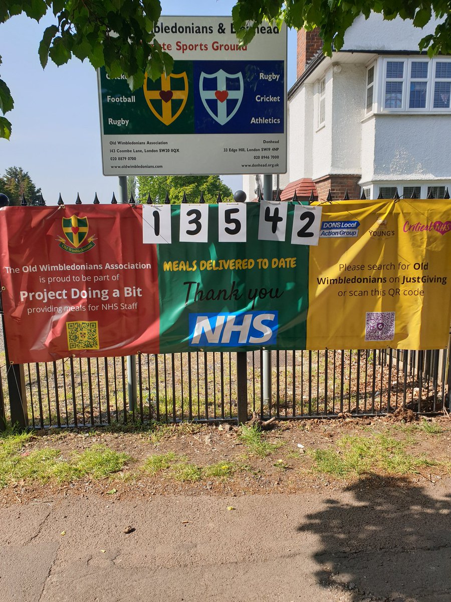 oldwimbledonian's tweet photo. Since April 6th over 15000 meals have gone out from our #DoingaBit project @DonsLocalAction to staff at our hospitals🌈. Great community effort @14thefrog @rosencrownsw19 @Vallebona @leather_bottle @CriticalNhs @FoodReliefUK @SolsticeFood @MustardFoods @AbelandCole #team 💪 https://t.co/N9c0SsMako