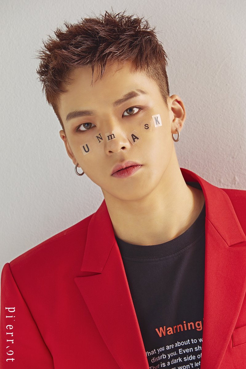 DIA_CRUNCH's tweet photo. D-CRUNCH 'Pierrot' 

Official Photo Teaser
#현호 #HYUNHO

2020.05.22 12:00 PM (KST)

#D_CRUNCH #디크런치 #Pierrot
#NEW_RELEASE #COMEBACK https://t.co/uguFp4rToe