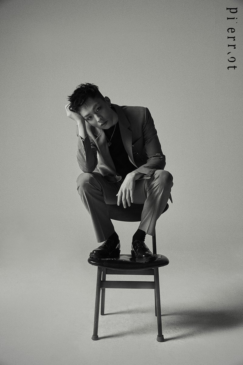 DIA_CRUNCH's tweet photo. D-CRUNCH 'Pierrot' 

Official Photo Teaser
#현호 #HYUNHO

2020.05.22 12:00 PM (KST)

#D_CRUNCH #디크런치 #Pierrot
#NEW_RELEASE #COMEBACK https://t.co/uguFp4rToe