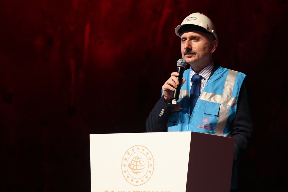 akaraismailoglu's tweet photo. Sayın Cumhurbaşkanımızın katılımlarıyla Gayrettepe-Kağıthane-İstanbul Havalimanı Metro Hattı İlk Işık Törenini gerçekleştirdik

İstanbullular, Gayrettepe'den 35, Kağıthane’den 32 dakikada İstanbul Havalimanı'na  ulaşabilecek

Hizmetlerimizle Milletimizin daima yanında olacağız https://t.co/fvMsvECqUo