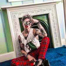 Wow! Happy birthday to Sid Vicious today! What an icon!! 