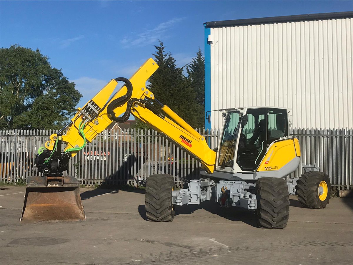 Another one released into the wild... 
#MenziMuck #SwissPower #WalkingExcavator #WeStartWhereOthersStop