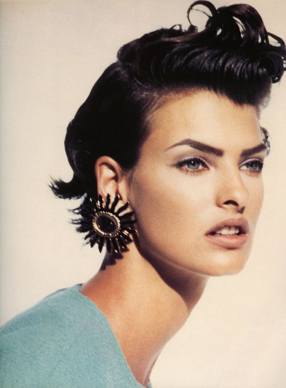 Happy birthday to real-life Helen, Linda Evangelista! 