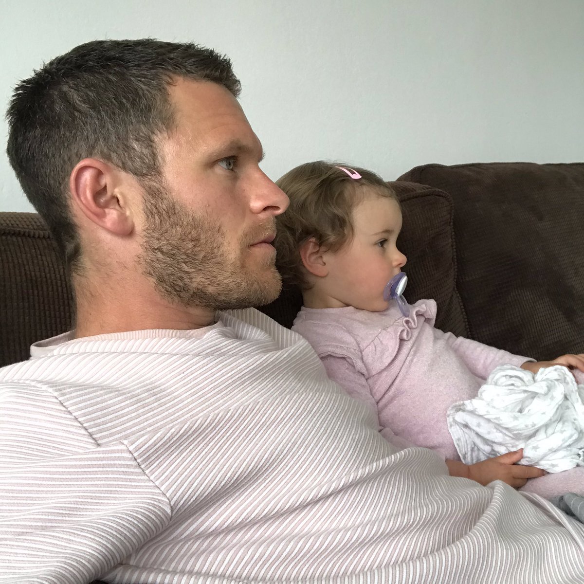 jamescutlan's tweet image. Daddy &amp;amp; Daughter Cuddles On The Sofa Watching @peppapig 🥰
.
#SundayFunday #SofaSnuggles #IJC 💛