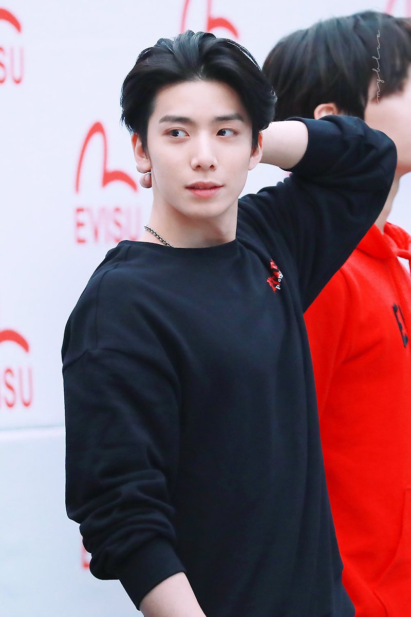 𝖧𝖺𝗉𝗉𝗒 𝖡𝗂𝗋𝗍𝗁𝖽𝖺𝗒 𝗍𝗈 𝖬𝗒 𝖡𝖫𝖴𝖤

#HAPPYHWIYOUNGDAY 
#휘영이가_보고싶어서_5월로_왔어