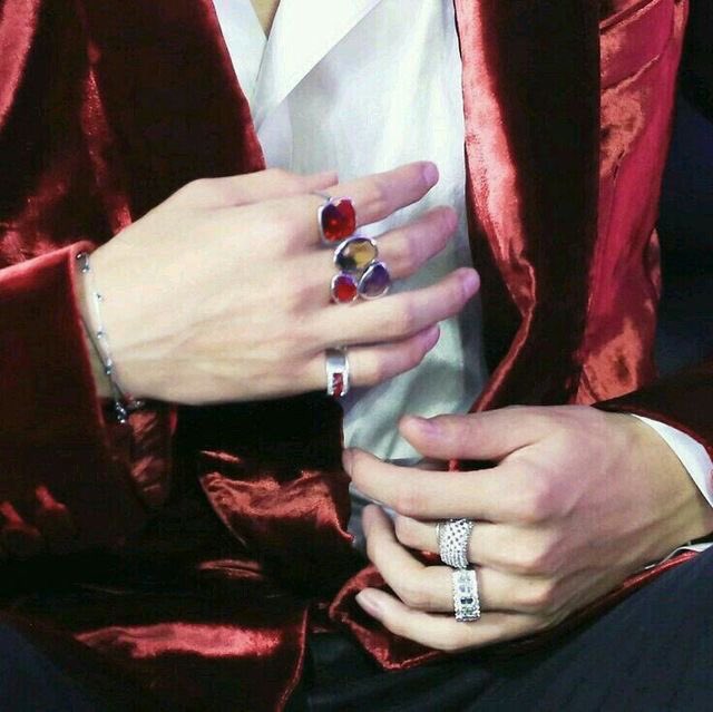 his hands in those jewelries