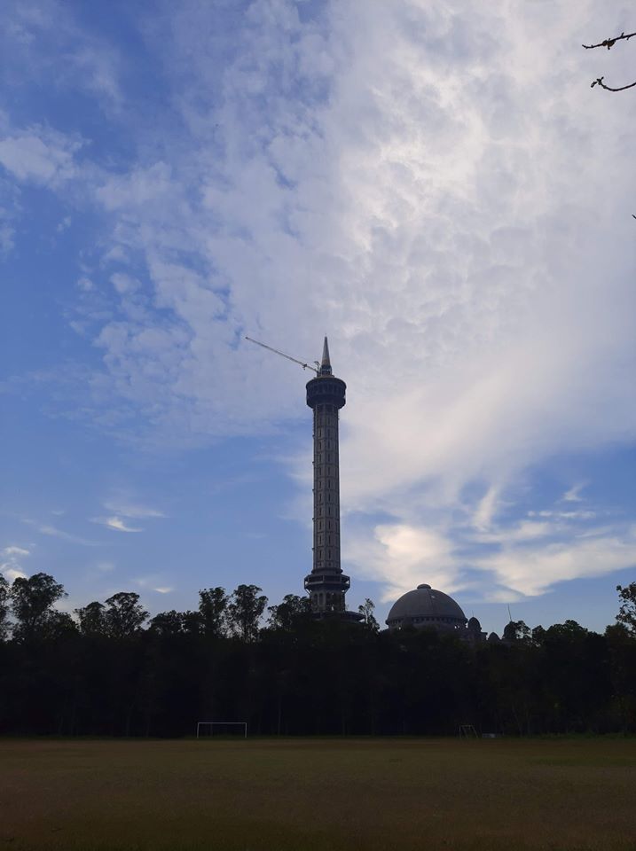 hern4w4nsetia's tweet photo. Al Zaytun Masjid Rahmatan Lil'alamin Karya anak Bangsa, Indramayu Jawa Barat Indonesia https://t.co/UYuHkTsbAc